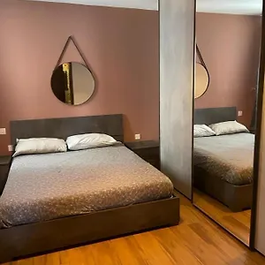  Séjour chez l'habitant Airport Double Bedroom Private Ensuite Bathroom