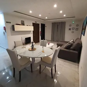 Appartamento Modern 2-bed, Sliema